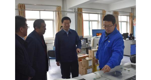寶雞市委常委、統(tǒng)戰(zhàn)部部長(zhǎng)高宏真一行來紡電公司調(diào)研